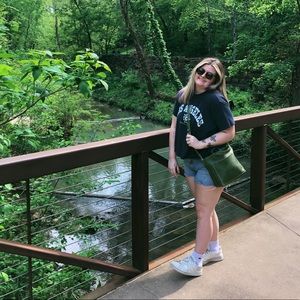 Meet your Posher, Adison